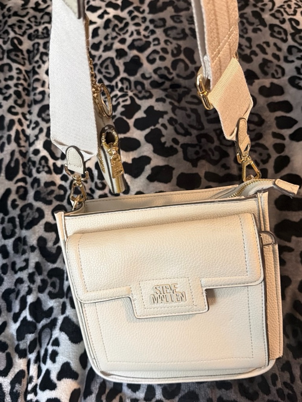 Steve Madden Cream Leather Crossbody with Gold Hardware
